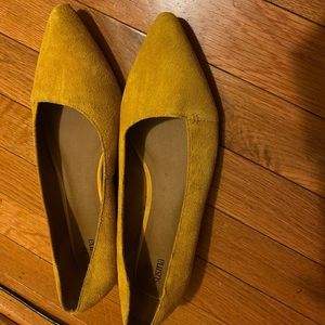 Yellow flat shoes